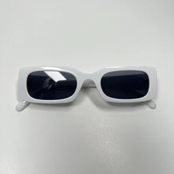rectangle white frame sunglasses - Picture 3 of 3